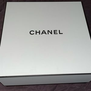 Chanel box